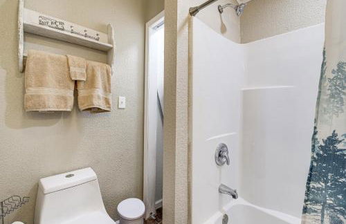 Cozy Cottage with Pool Btwn Knoxville and Pigeon Forge - Foto 14