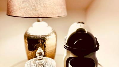 b e d & a g e d e s i g n -small- wunderschönes Zimmer mit Bad - Rechnungserstellung für Geschäftsreisende & Firmen - Foto 5