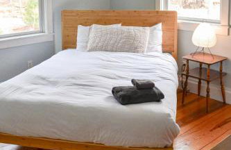 Secluded Charming Farmhouse Lake Views Firepit - Foto 3