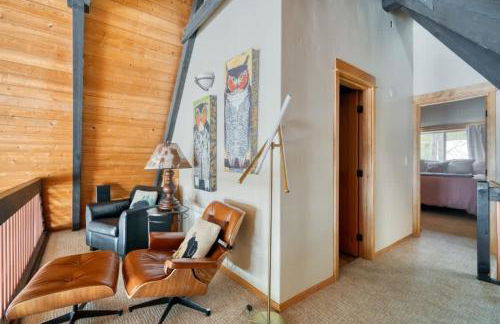 Spring Home 6 - Cozy 4BR Cabin in Black Butte Ranch w Fireplace - Foto 26