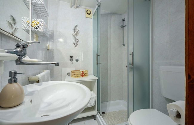 Spacious Holiday Home in Istria Croatia With Pool - Foto 12