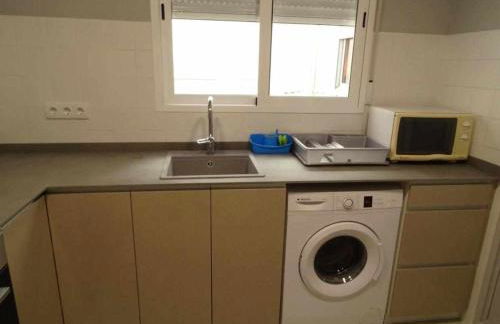 APARTAMENTOS EL SOL a 20 metros del mar - Photo 9