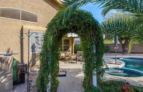 Luxe Desert-Chic 3BR with Heated Pool, Spa, and Grill - Foto 47