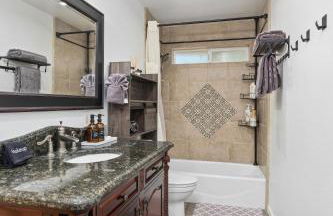 4000 SF, 20 Acre Gated Luxe Estate, Game Room, Pano View, Pool, Spa - Foto 32