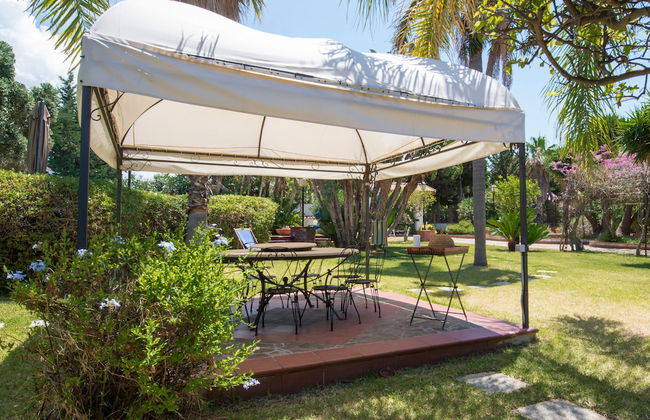 Una Scogliera sul Mare con Piscina by Wonderful Italy - Photo 24