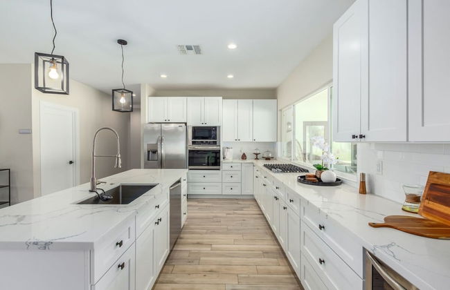 Modern Arcadia Estate Htd Pool Bikes Chef Kitchen - Foto 11