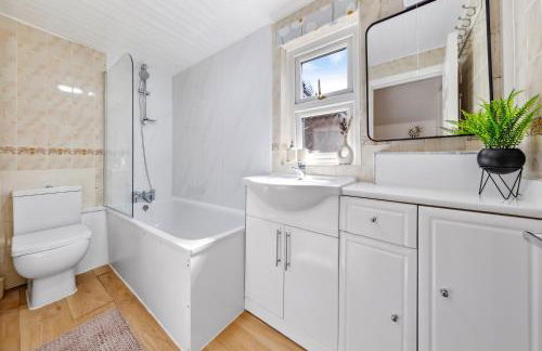 4BR North London I WiFi, Garden, Near Shops - Foto 55