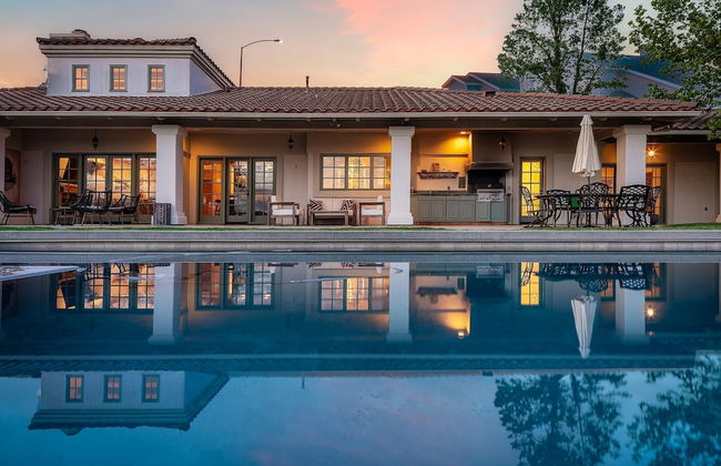 Wellsona Vineyard Retreat Pool Hot Tub Views Main Home Guest Home - Photo 32