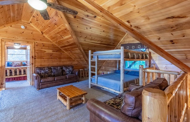 Luxury 4200 Sqft Log Cabin on 50 Acres Sleeps 16 - Foto 32