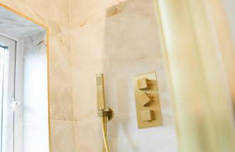 Modern 2 Bed 2 Bath Apartment in Prime Jesmond Location - Photo 4