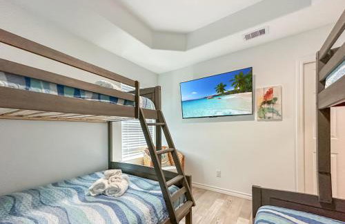 3BR Beach Retreat - Tiki Bar, Ocean Deck, Pet-Friendly & Sleeps 10 - Foto 22
