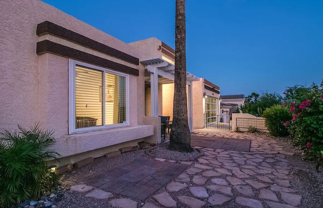 Spectacular Hilltop Home W/resort Like Backyard! - Foto 46