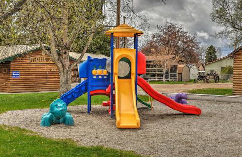 Large Ten Sleep Home on Main St, 10 Mins to Canyon - Foto 24