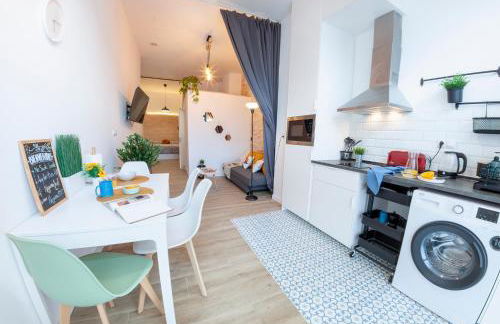 NC - Design Loft Steps from City of Arts & Sciences - Photo 3