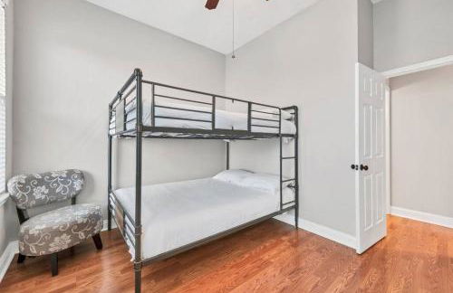 St Louis Tower Grove Two-Story Townhome Perfect for Groups Side B - Photo 12