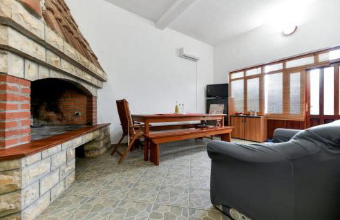 Six-Bedroom Holiday Home In Sv Filip I Jakov - Foto 6
