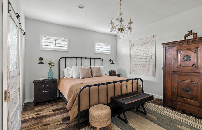 Kingsby Cottage - 1BR & Mountain Views - Photo 2