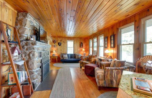 Cozy Lakefront Cabin with Indoor Gas Fireplace! - Foto 1