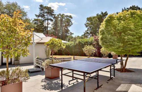 Avon House - modern family home - Photo 6