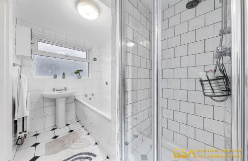 Stylist and Cosy 3 Bed House Leytonstone Sleeps 7 - Foto 5