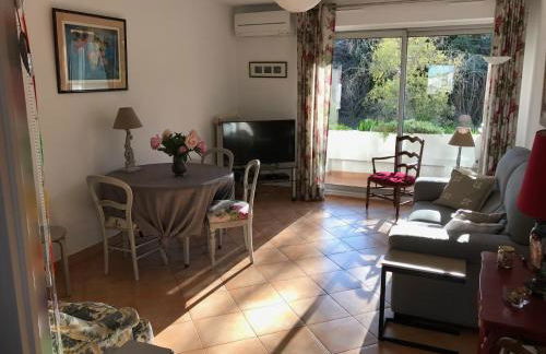 Les Collines d'Estanove, charming, bright, calm place with pool - Foto 4