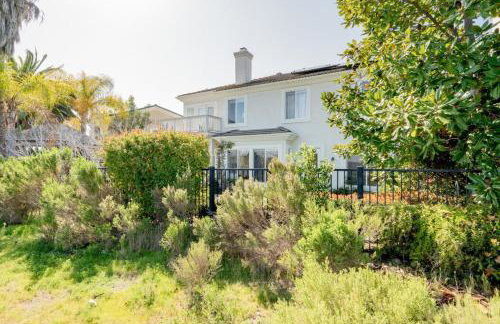 Luxe Family Villa ,116 inch Theater, Yard , Near Beaches - Photo 41