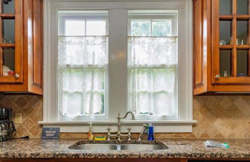 Bumblebee Mansion w Tiny Home Historic Modern - Foto 40