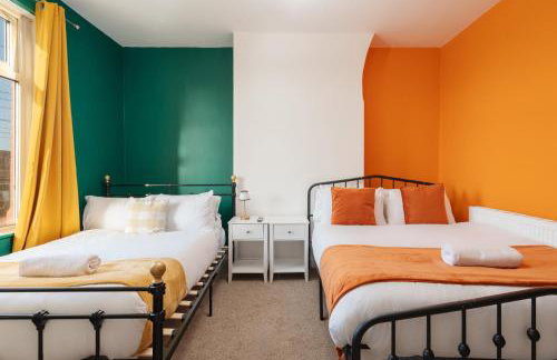 Exotic 4BD, Etihad, Coop Arena - TV in all Rooms and Outdoor Dining - Foto 27