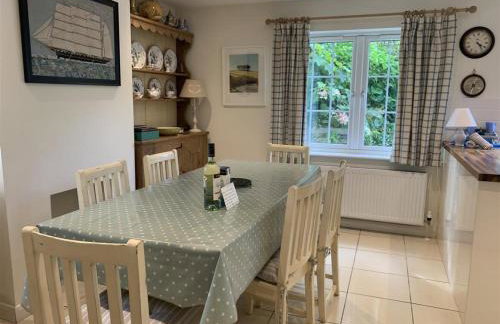 Hollyhocks Cottage surrounded by beautiful Cornish countryside. - Foto 11