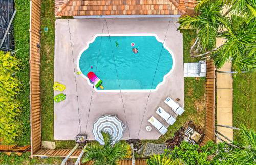 Tropical Oasis With heated pool 10 mins airport & 5 mins Beach - Foto 49