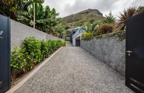 Vila Aguarelas with pool by Stay Madeira Island - Foto 44