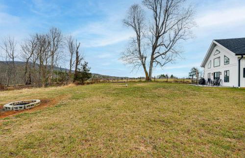 Peaceful Farmhouse Retreat 6 Mi to Virginia Tech! - Foto 25