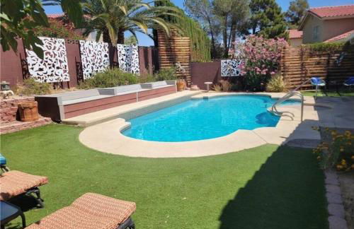 4 miles to Strip / Big house with pool - Foto 19