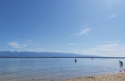 Iris Sabunike - Photo 11