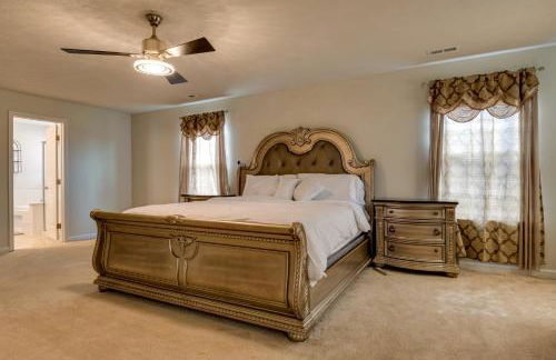 Spacious Home with Fireplace - Near Golf! - Foto 19