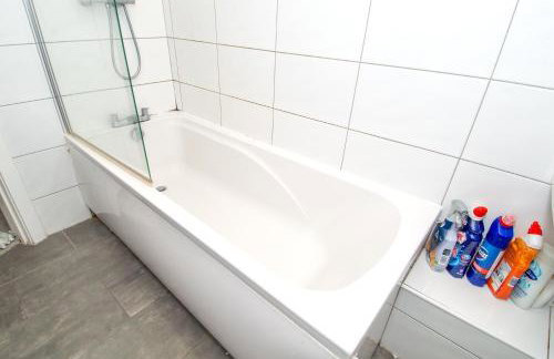 2BR Flat WiFi, Parking Contractors & Families - Foto 48