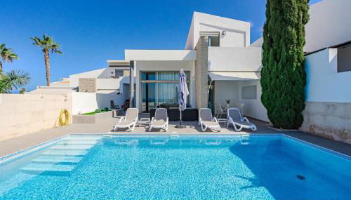 Villa Caterina, Luxury Villa with Heated Pool Ocean View in Adeje, Tenerife - Foto 2, sunbed