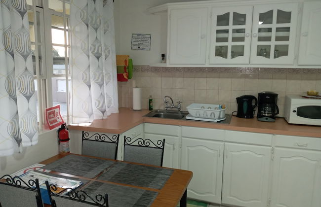 Cumber's Tropical Apartments - Foto 28