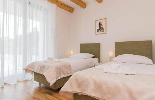 Villa Dora in Central Istria kids friendly with private pool and playground for 10 persons - Foto 34