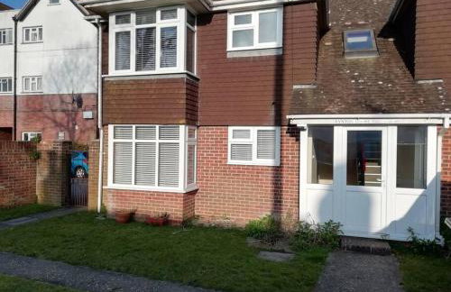 1 Bed Bognor Apartment 300 yrds from beach - Photo 9