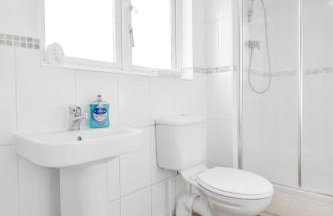 Milton Keynes 5BR Contractor house, families/ groups welcome. - Photo 30