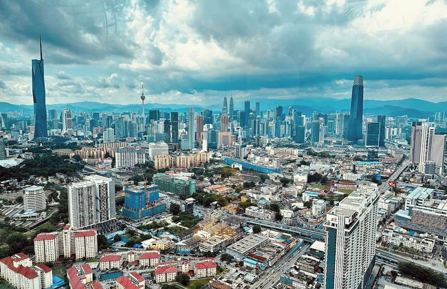 Cozy Skyline Retreat Trion KL - Level 63 - Foto 40