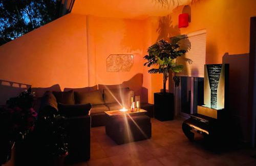 Luxury seaview apartment in Marbella located in a secure gated community with swimming pool and large terrace Perfect for families visiting Marbella and Puerto Banús - Foto 6
