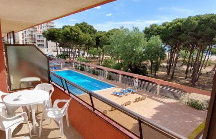 Primera Línea con Vistas al Mar y Piscina - Foto 1