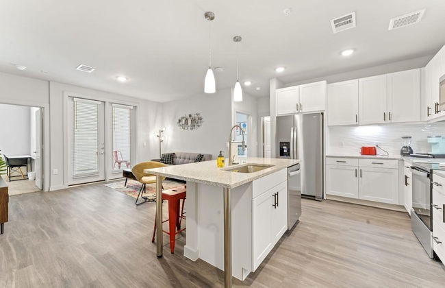 Top Floor 2BR King Beds Suite 8 Min to Downtown - Foto 17