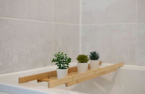 Modern 2-Bed House 10-min to Leeds City Centre - Photo 19