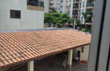 Apartamento com varanda Gourmet na praia da enseada - Foto 16