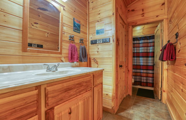 Elk Run On Cosby Creek - 2 Bedrooms, 2 Baths, Sleeps 7 Cabin by RedAwning - Foto 14