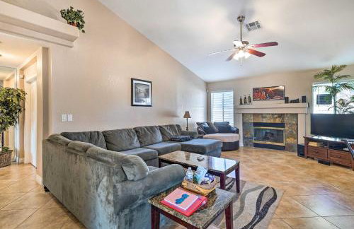 Sleek Vegas Home with Private Pool, Game Room! - Foto 6