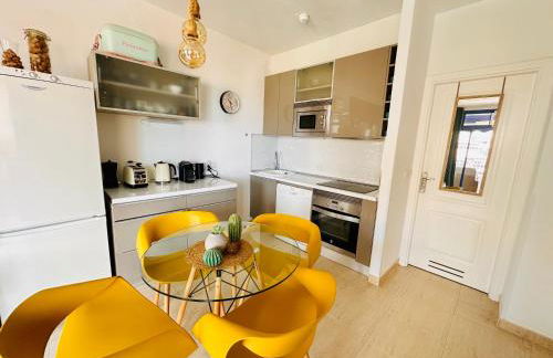 Apartment with views of sea and mountains - Photo 23